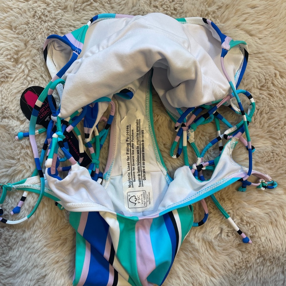 One piece Swim - Picture 5 of 5